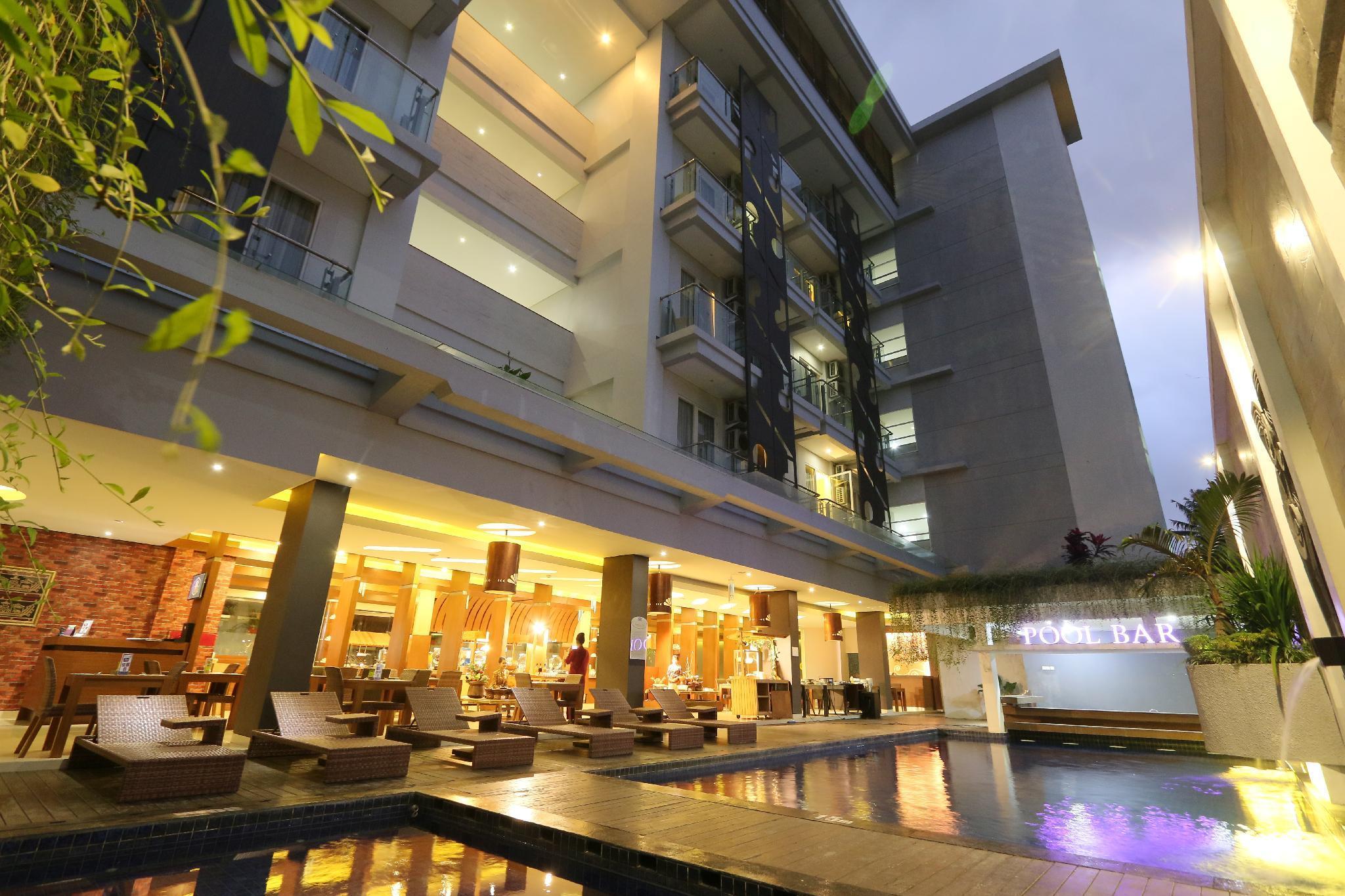 Crystal Lotus Hotel Yogyakarta Exterior photo