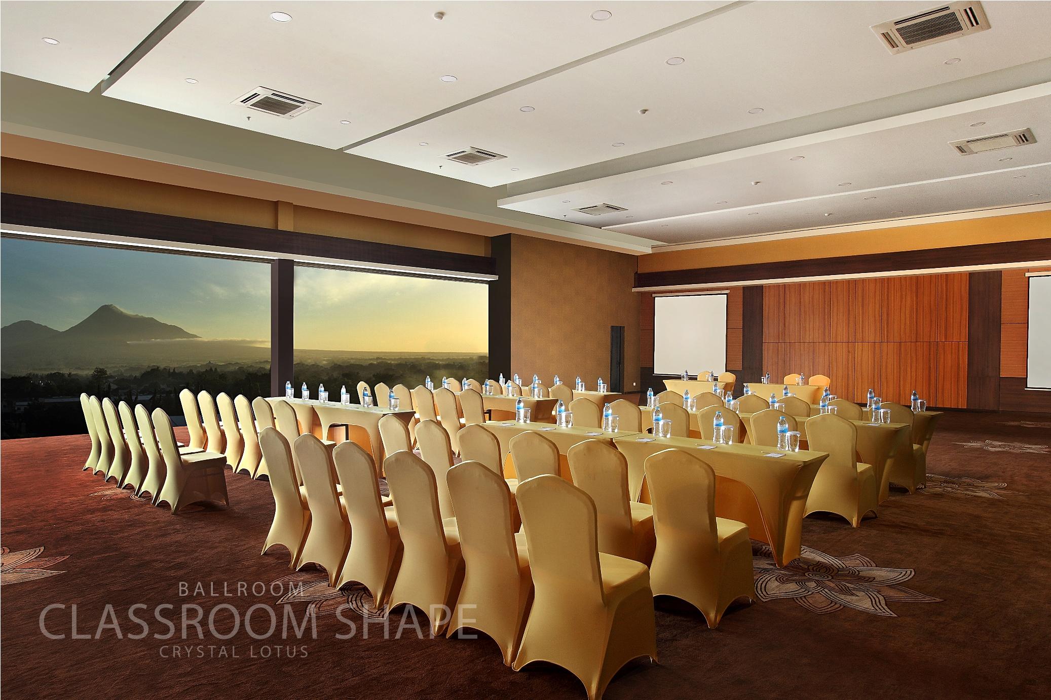 Crystal Lotus Hotel Yogyakarta Exterior photo