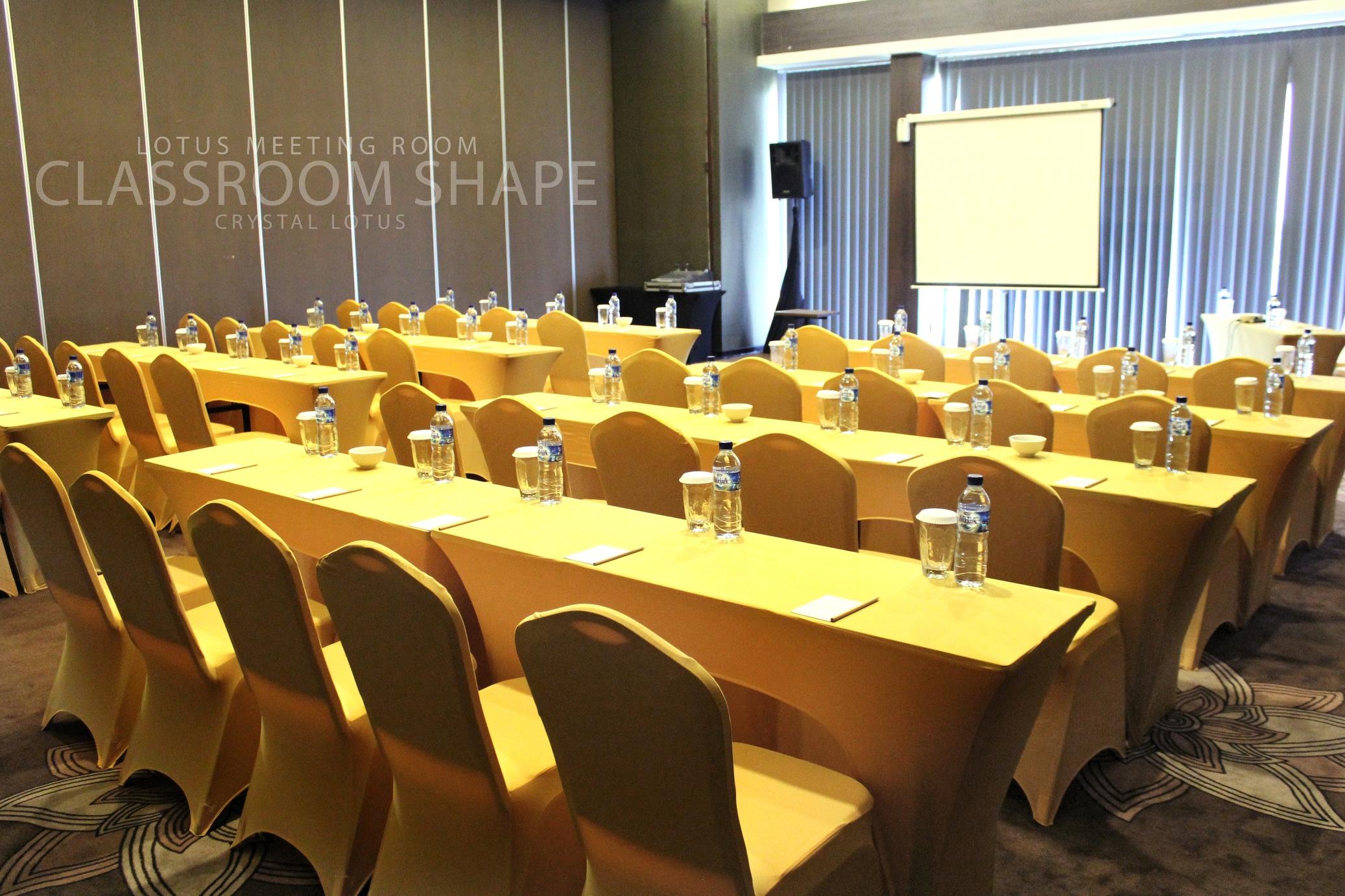 Crystal Lotus Hotel Yogyakarta Exterior photo