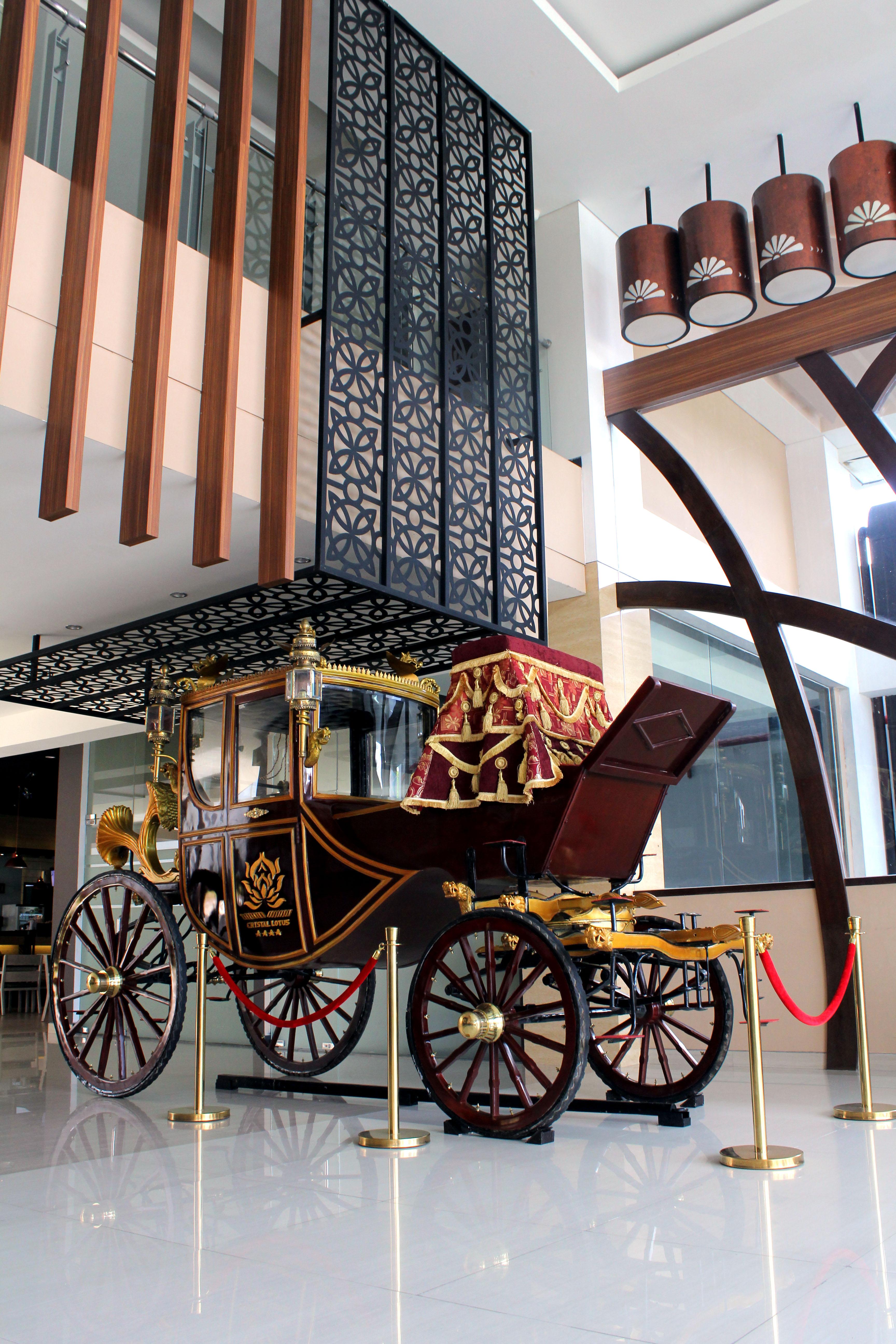 Crystal Lotus Hotel Yogyakarta Exterior photo