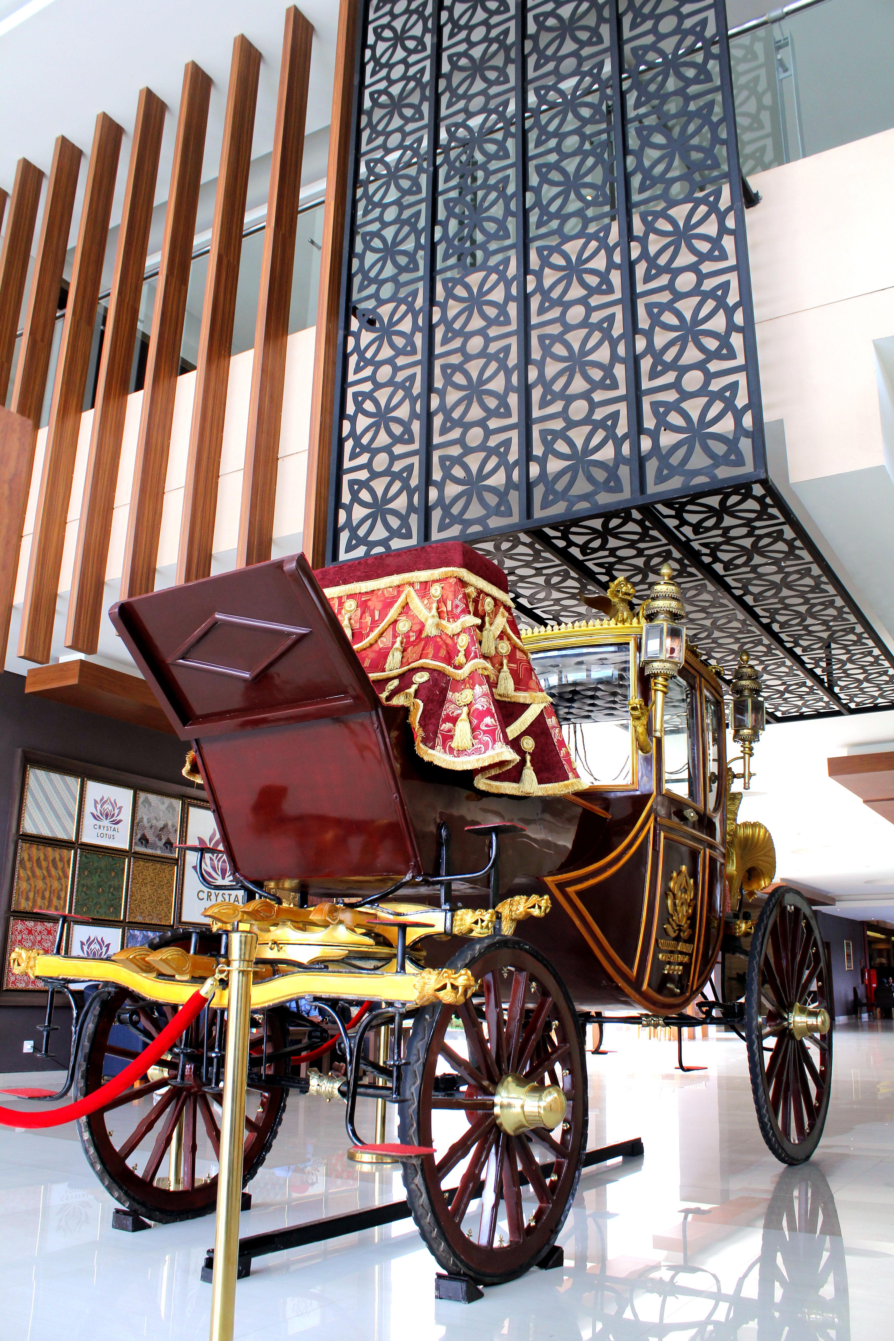 Crystal Lotus Hotel Yogyakarta Exterior photo