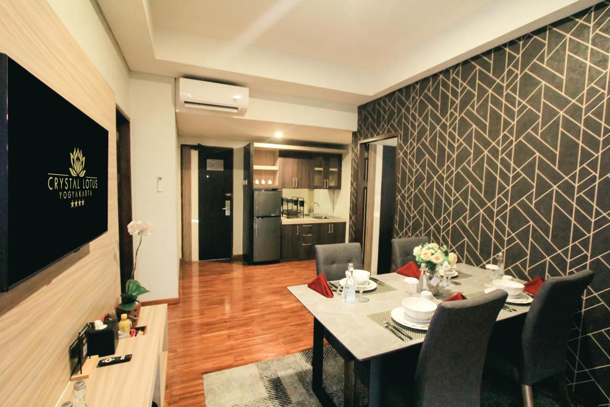 Crystal Lotus Hotel Yogyakarta Exterior photo